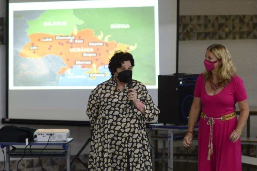 Pesquisadora francesa e especialista em Violência e Juventude, Joelle Bordet palestra no CED 7 de Taguatinga 1