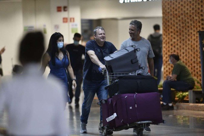 Outras medidas como uso de álcool em gel e sanitização das aeronaves continuam em vigor - (crédito: Minervino Júnior/CB/D.A.Press) Outras medidas como uso de álcool em gel e sanitização das aeronaves continuam em vigor - (crédito: Minervino Júnior/CB/D.A.Press)
