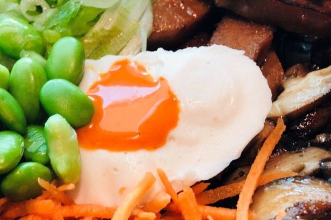 Getty Images -
Ovo vegano com seitan e legumes - Getty Images -
Ovo vegano com seitan e legumes -