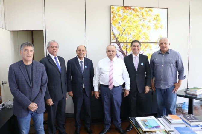  10/03/2022-Coluna Capital S/A-  Diretores do Sindivaregistas com governador Ibanes no Palacio do Buritir