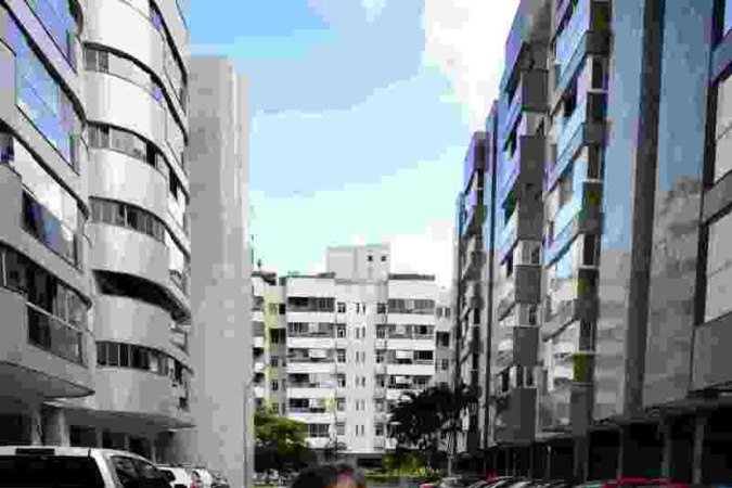  11/03/2022 Crédito: Marcelo Ferreira/CB/D.A Press. Brasil. Brasilia - DF - Prefeituras de quadras ajudam a polícia militar a vigiar a região. Rede de vizinhos protegidos. Maria Goreti,  vice-prefeita da 210 Norte.