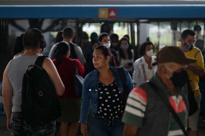 Fucruz considera prematuro liberar mascarillas