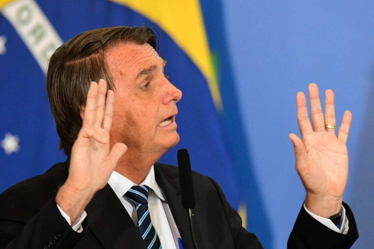 Bolsonaro chama Dilma de