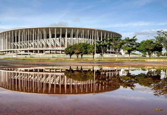  Ed Alves/CB/D.A Press. Brasil. Brasilia-DF. Isto e Brasilia, foto de  Mané Garrincha.