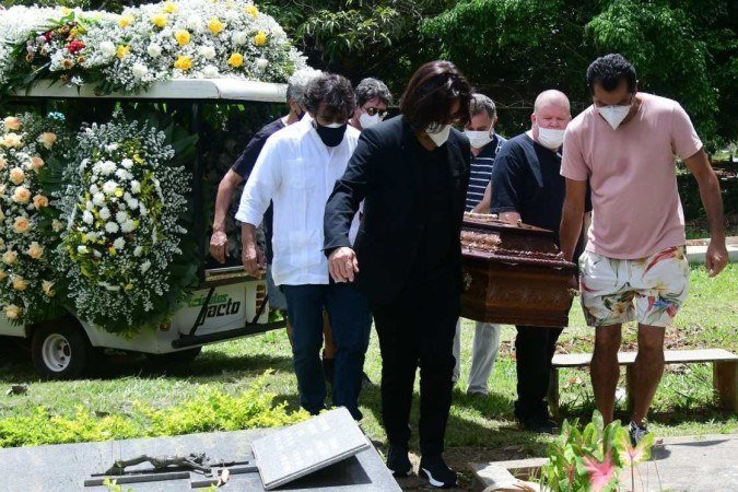  12/03/2022. Crédito: Ed Alves/CB/D.A Press. Brasil. Brasília - DF. Cidades. Enterro do fotojornalista Orlando Brito. 