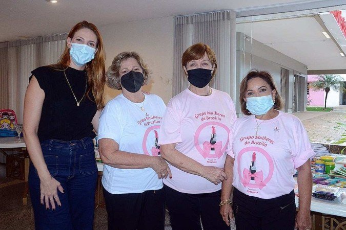 Mariana e Lilia Fernandes, Maria Helena Gomide e Maria José Santana