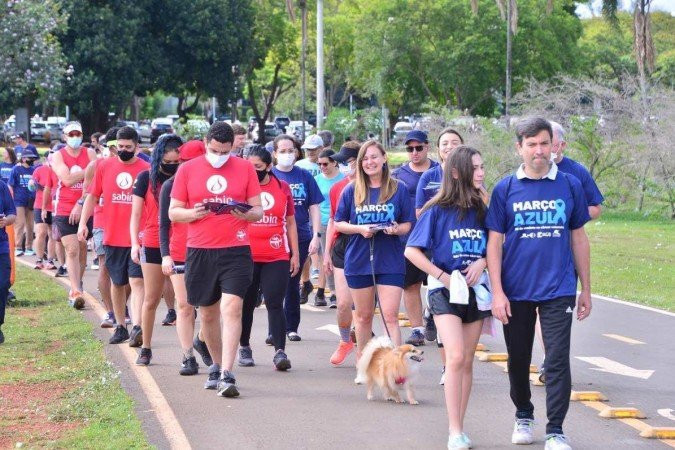 Caminhada para divulgar o Março Azul, mês de prevenção ao câncer colorretal - (crédito: Alberto Ruy Afonso/Divulgação) Caminhada para divulgar o Março Azul, mês de prevenção ao câncer colorretal - (crédito: Alberto Ruy Afonso/Divulgação)