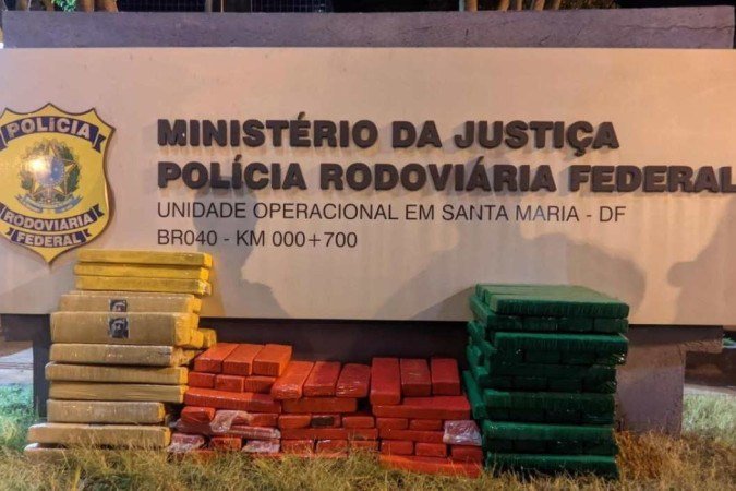 Apreensão foi realizada após constatação de comportamento suspeito - (crédito: Divulgação PRF ) Apreensão foi realizada após constatação de comportamento suspeito - (crédito: Divulgação PRF )