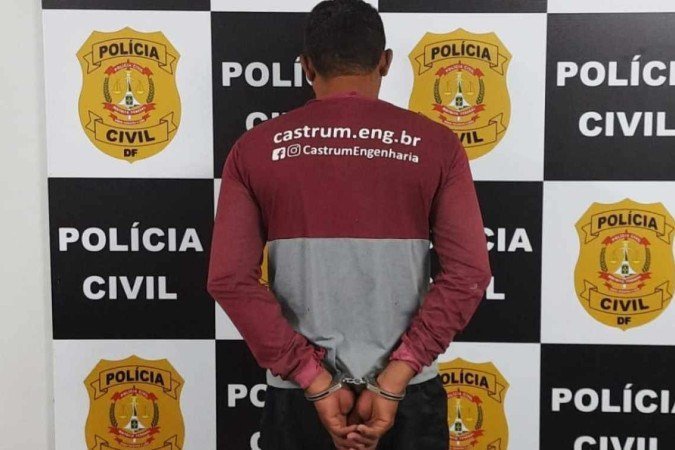 Pedreiro foi preso após ficar 12 anos foragido da Justiça - (crédito: Fotos: PCDF/Divulgação) Pedreiro foi preso após ficar 12 anos foragido da Justiça - (crédito: Fotos: PCDF/Divulgação)