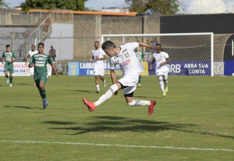 Ceil&acirc;ndia x Gama