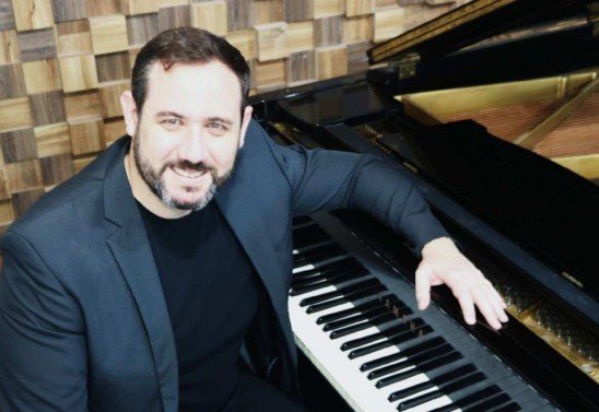  2022. Crédito: Michele Faryj/Divulgação. Cultura. O pianista, Serge Frasunkiewicz.