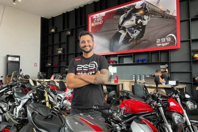 Maurílio Ferreira Matos Filho, 32 anos, dono da loja 299 Motors 2, na Cidade do Automóvel