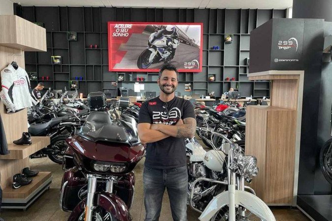 Maurílio Ferreira Matos Filho, 32 anos, dono da loja 299 Motors 2, na Cidade do Automóvel