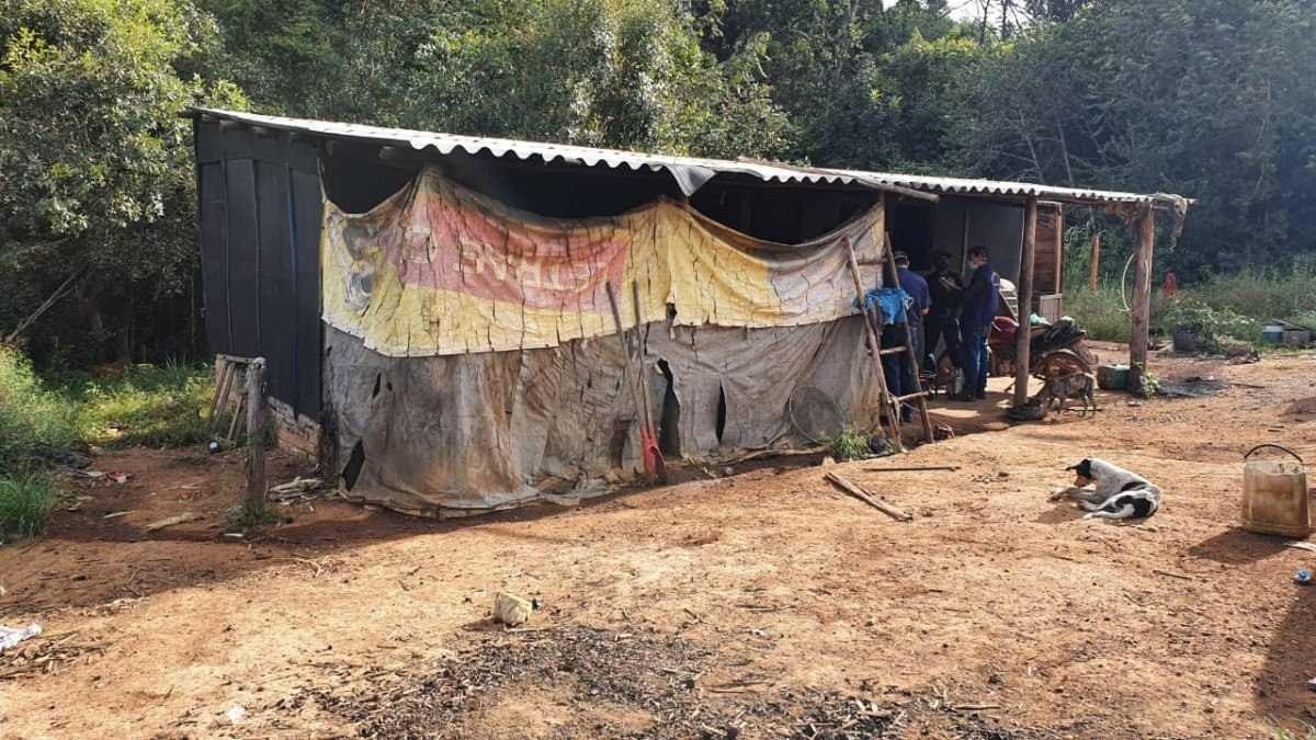 23 trabalhadores são resgatados em duas carvoarias em Cristalina