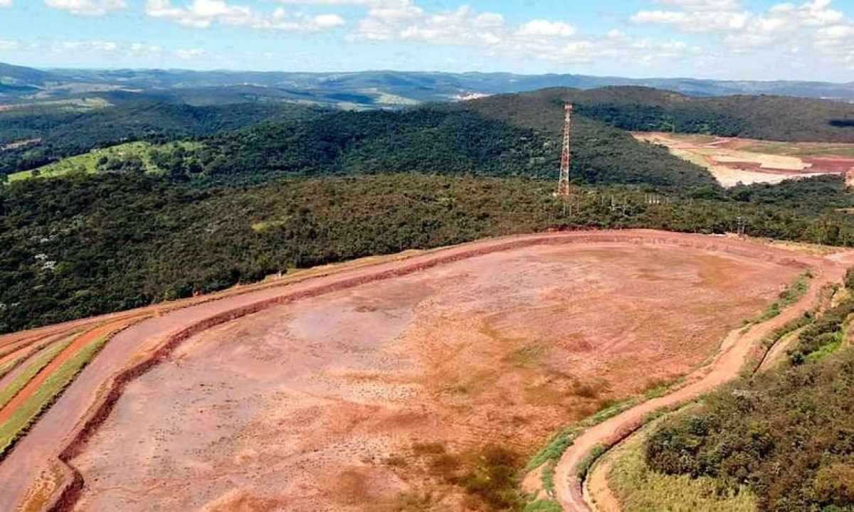 Risco de rompimento de barragem apavora comunidade em Minas