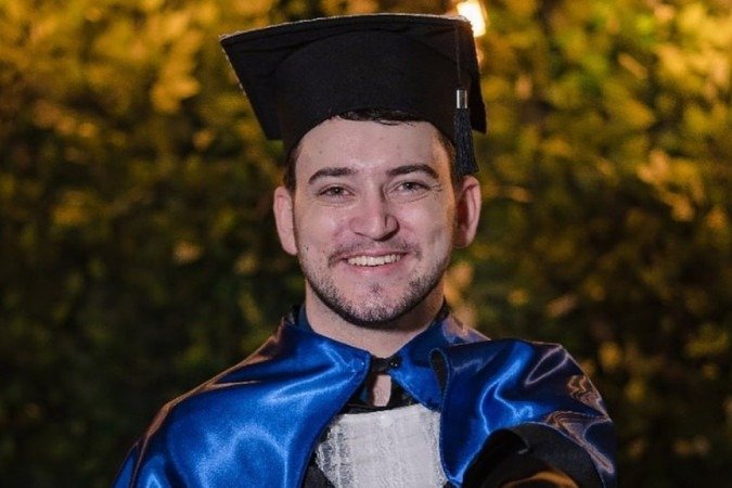 Depois de realizar um exame molecular específico, Emerich recebeu diagnóstico da doença de Tay-Sachs, uma condição rara, principalmente em adultos jovens - (crédito: Matheus Emerich/Arquivo pessoal) Depois de realizar um exame molecular específico, Emerich recebeu diagnóstico da doença de Tay-Sachs, uma condição rara, principalmente em adultos jovens - (crédito: Matheus Emerich/Arquivo pessoal)