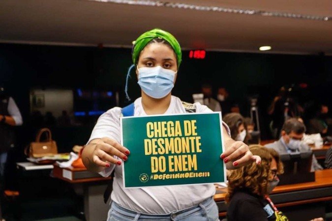 A presidenta da Ubes, Rozana Barroso: indignada com a falta de diálogo para a elaboração do Novo Enem - (crédito: Arquivo Pessoal) A presidenta da Ubes, Rozana Barroso: indignada com a falta de diálogo para a elaboração do Novo Enem - (crédito: Arquivo Pessoal)