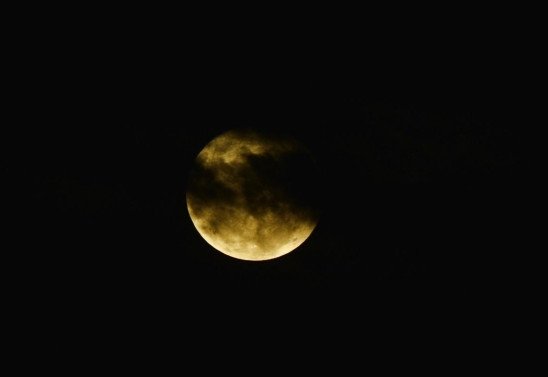  18/03/2022 Crédito: Minervino Júnior/CB/D.A Press. Brasil.  Brasilia - DF. Lua cheia nascendo em Brasília.