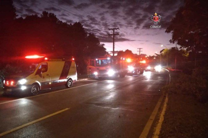 A vítima foi encaminhada ao hospital pelos bombeiros - (crédito: CBMDF) A vítima foi encaminhada ao hospital pelos bombeiros - (crédito: CBMDF)