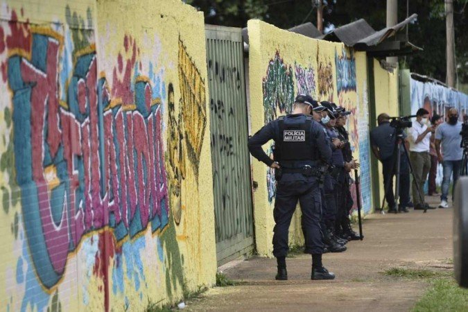 O caso ocorreu dentro de uma escola de Ceilândia Sul, nesta sexta (18/3), por volta de 12h - (crédito: Minervino Júnior/CB) O caso ocorreu dentro de uma escola de Ceilândia Sul, nesta sexta (18/3), por volta de 12h - (crédito: Minervino Júnior/CB)