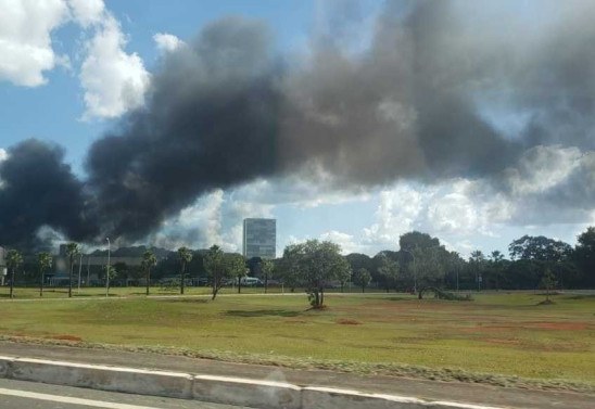 1_whatsapp_image_2022_03_19_at_15_28_10__3_-7615460 Anexo do Palácio do Planalto pega fogo neste sábado; veja fotos