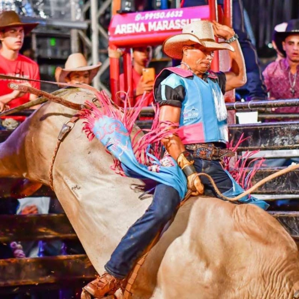 Peão morre após ser pisoteado por touro durante rodeio em São Paulo