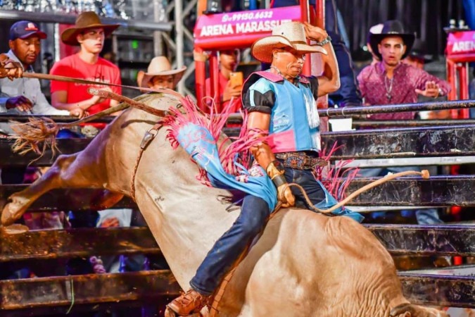 Peão morre após ser pisoteado por touro durante rodeio em São Paulo
