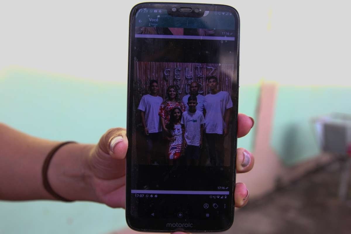  20/03/2022. CrÃ©dito: BÃ¡rbara Cabral/Esp.CB/DA.Press. Cidades-DF. FeminÃ­cidio em Planaltina faz mais uma vÃ­tima, Joana Santana. FamÃ­lia completa.