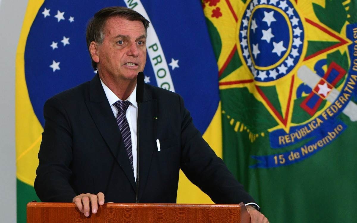 Bolsonaro reconhece inflação, culpa governadores mas diz que 