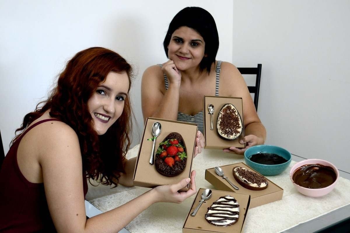 As irmãs Ana Paula (E) e Camila Euclides