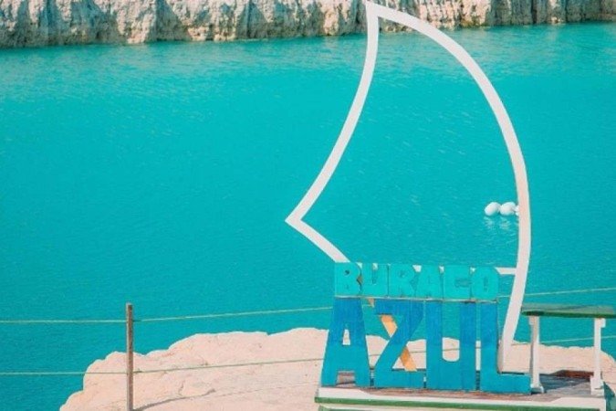 Turista morre afogado em atração turística, Buraco Azul, no Ceará - (crédito: Reprodução/Instagram) Turista morre afogado em atração turística, Buraco Azul, no Ceará - (crédito: Reprodução/Instagram)