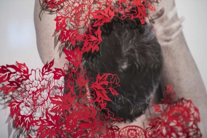 Christus No?brega, A roupa nova do rei (2015-2017), papel de arroz recortado, 100 x 200 cm. 