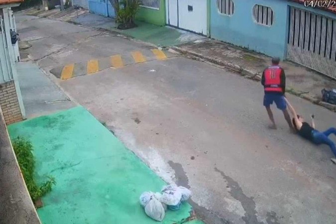 Vítima foi arrastada por cerca de cinco metros -  (crédito: PCDF/Divulgação)