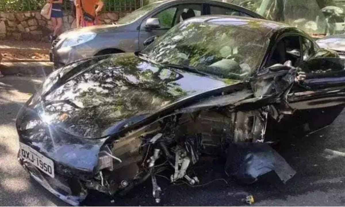 Dono de Porsche que bateu em 9 veículos apresenta laudo médico e responderá em liberdade 