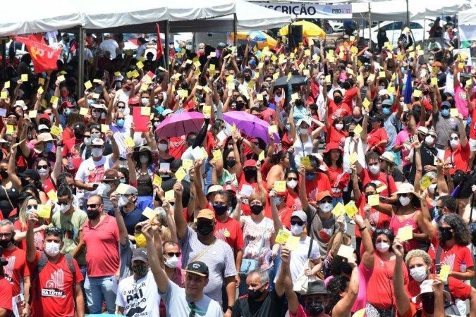  24/03/2022. Crédito: Ed Alves/CB/D.A Press. Brasil. Brasília - DF. Cidades. Assembleia dos professores do DF. Próximo da Funarte.