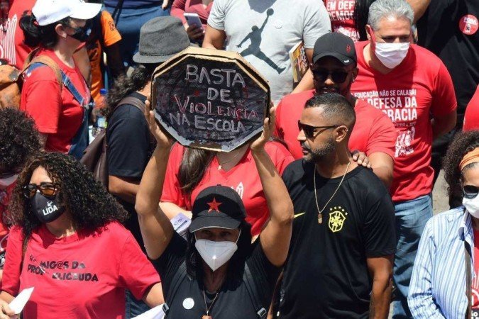  24/03/2022. Crédito: Ed Alves/CB/D.A Press. Brasil. Brasília - DF. Cidades. Assembleia dos professores do DF. Próximo da Funarte.