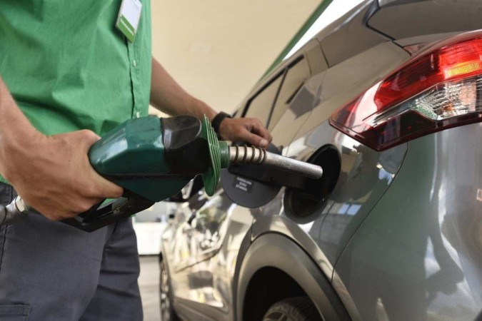 Em alguns estados, já está valendo a pena trocar a gasolina pelo etanol -  (crédito: Minervino Júnior/CB/D.A.Press)