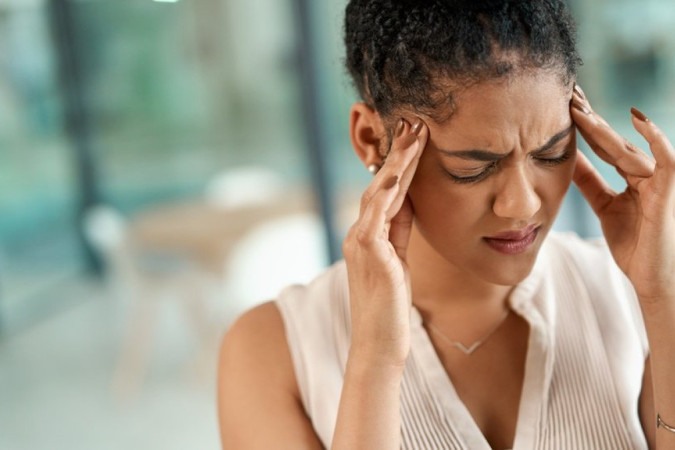 O sintoma mais comum do sangramento cerebral é dor de cabeça intensa e abrupta - (crédito: Getty Images) O sintoma mais comum do sangramento cerebral é dor de cabeça intensa e abrupta - (crédito: Getty Images)