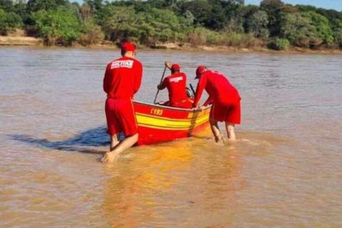 Corpo de menino foi resgatado pelo Corpo de Bombeiros - (crédito: Corpo de Bombeiros/divulgação) Corpo de menino foi resgatado pelo Corpo de Bombeiros - (crédito: Corpo de Bombeiros/divulgação)