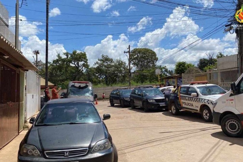 Policiais militares foram acionados até o endereço do cárcere privado, no conjunto 6 da AR 7 de Sobradinho 2