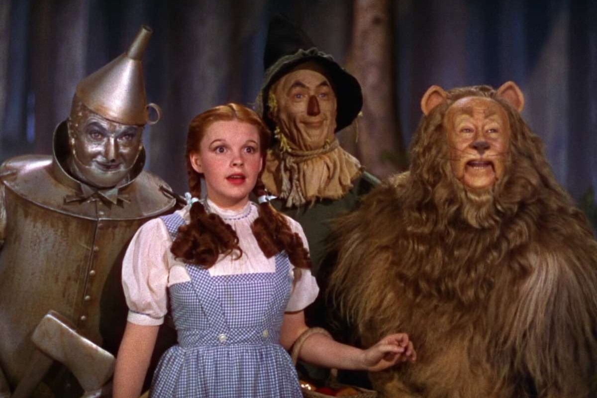 O Mágico de Oz” ganhou uma versão sombria lá em 1985. Uma continuação