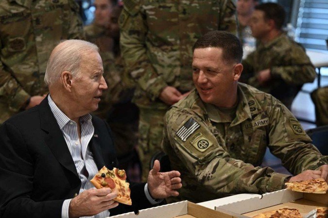 Biden chega a Rzeszow, na Polônia, perto da fronteira ucraniana - (crédito: AFP) Biden chega a Rzeszow, na Polônia, perto da fronteira ucraniana - (crédito: AFP)