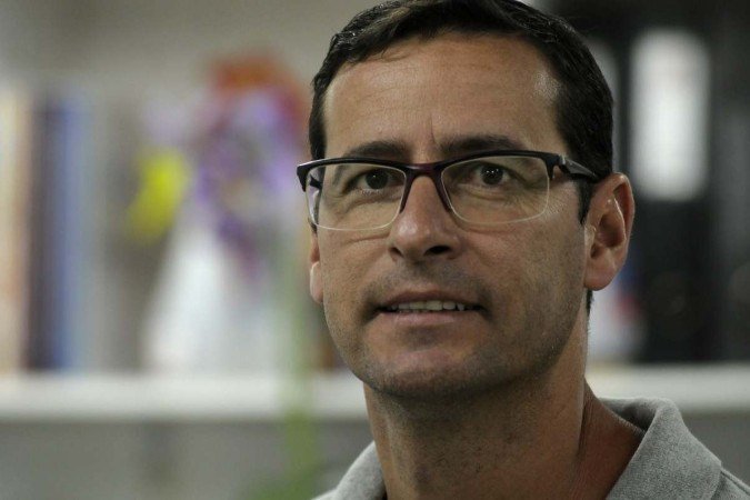  23/03/2022. Crédito: Carlos Vieira/CB/D.A Press. Brasil. Brasilia - DF. Cidades. Paz nas escolas. CEF 33, Ceilândia. Na foto, Amadeu Romualdo, diretor.