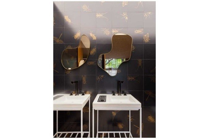 Os azulejos com desenho de insetos foram destaque no projeto do Studio 2 Arquitetura para a última mostra CasaCor Brasília
