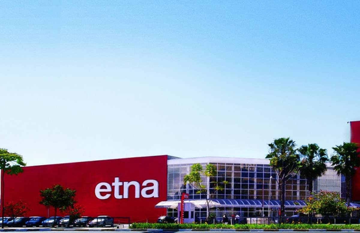 Etna anuncia fim das atividades com liquidação de até 90% de desconto