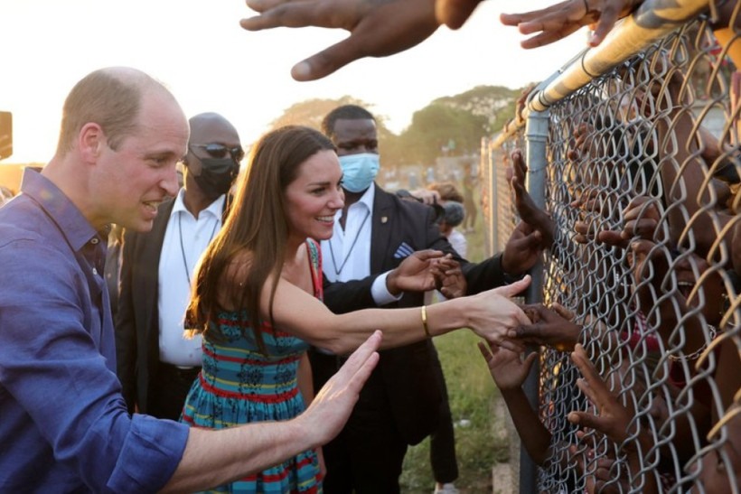 A foto que marcou gafe do príncipe William e de Kate em visita à Jamaica