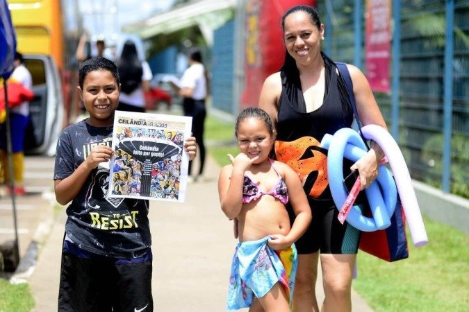 Luana Andrade, 37, levou os filhos Kaun, 11, e Helen, 4, para comemorar a data especial