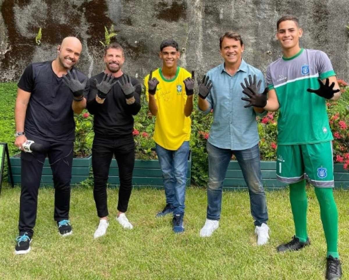Luva de Pedreiro com Pedrinho, Petkovic e Lucena: 