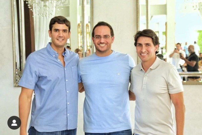  Cr&eacute;dito: Arquivo Pessoal.  Eixo Capital. Thiago Jarjour (C) desiste de candidatura e apoia Rafael Prudente e Cristiano Ara&uacute;jo (D)