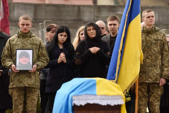 53º dia da guerra: Ucrânia ignora ultimato russo em Mariupol  -  (crédito: Yuriy Dyachyshyn/AFP)